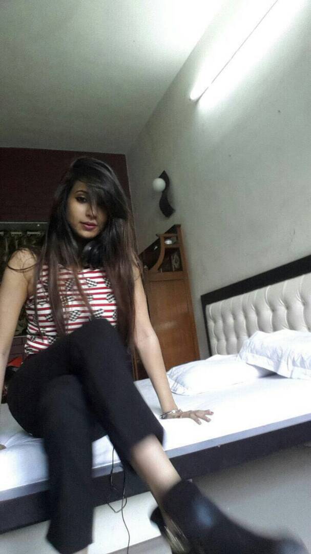 Anita Escort in Bilimora | Discreet Booking